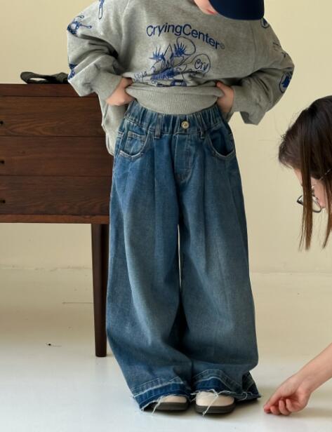 2025春新入荷★子供服　デニムズボン★90cm〜150cm