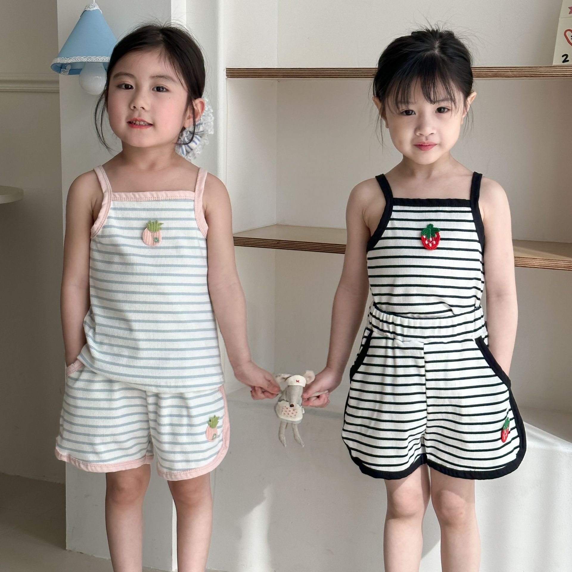 2025夏新品★子供服　セットアップ★80cm〜150cm 2色