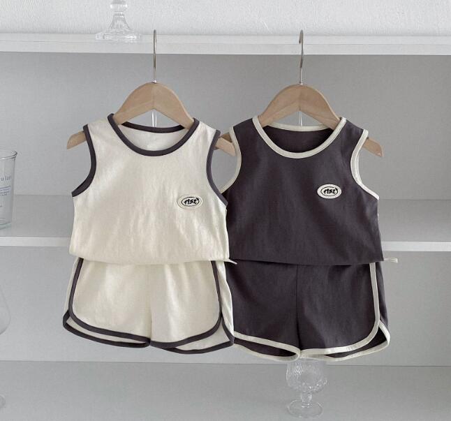 2025新品★子供服　セットアップ★73CM〜100cm 2色