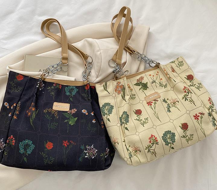 新入荷★レディースファッション　バック　斜め掛けバッグ★2色