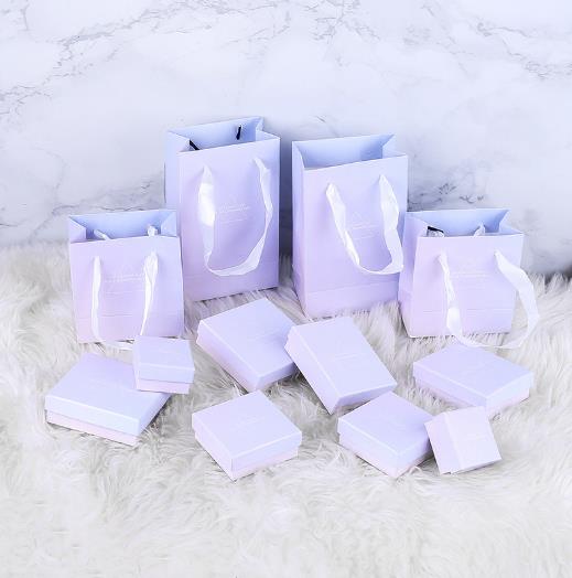 包装資材】 ギフトボックス★アクセサリーケース★アクセサリー★ボックス★クッション付き