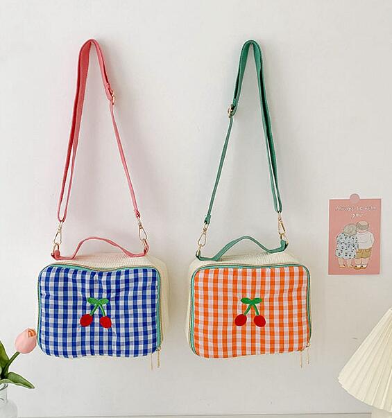 2023★韓国風★キッズバッグ★ハンドバッグ★肩掛け鞄★ショルダーバッグ★2色