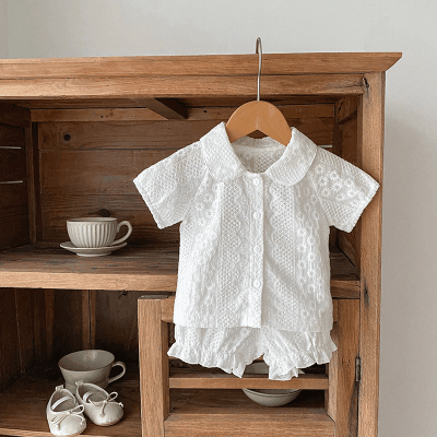 女の子春夏新作 フリル ブラウス ハーフスリープ上着 花柄刺繍 ショートパンツ シャツ+ズボン 73-120