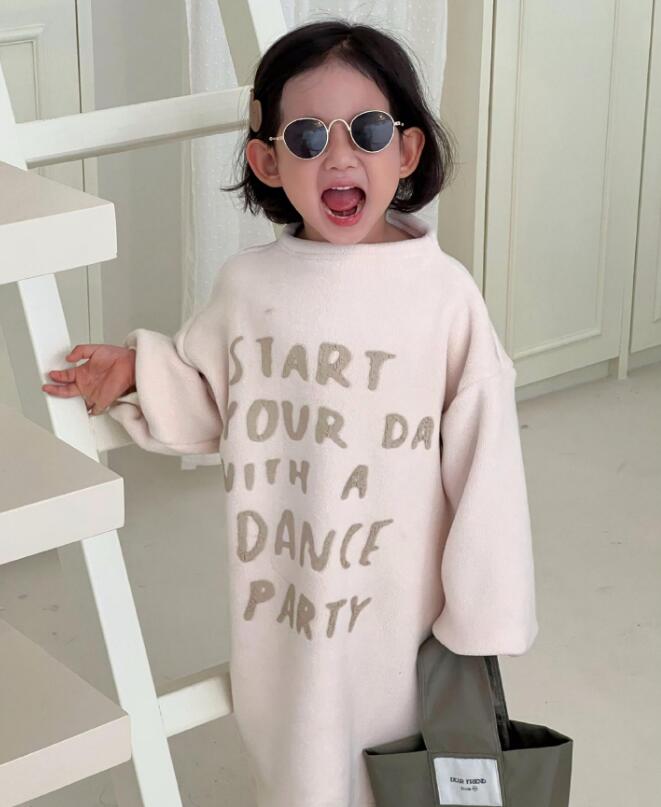 2023秋冬新品J★子供服　ワンピース★80-140cm★2色