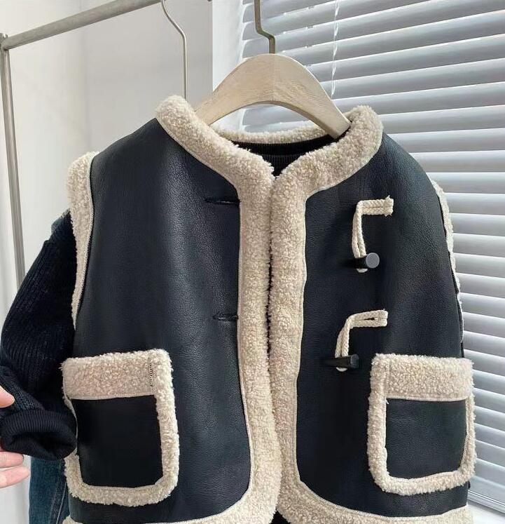 2023秋冬★子供服　厚手ベストコート★90-150cm★