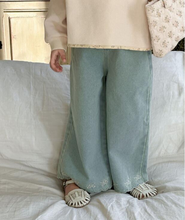 2024新品★子供服 　デニムズボン★90-150cm★