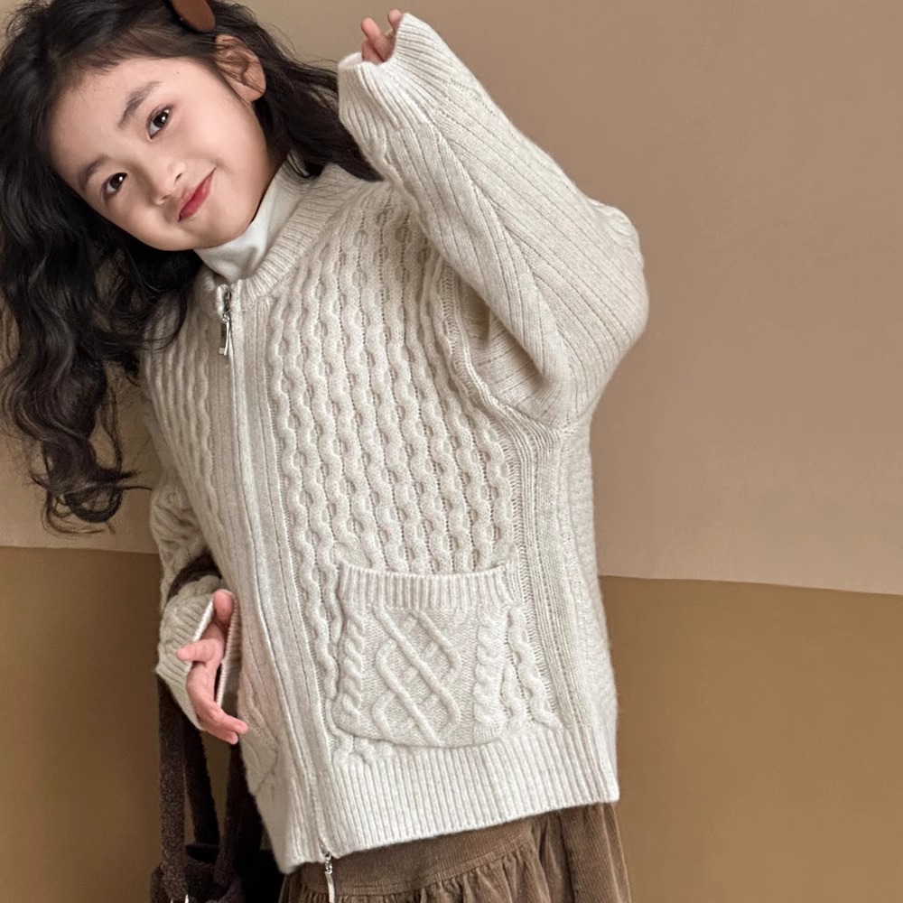 2024新品★子供服 　カーディガン★120cm/130cm