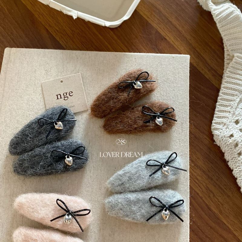 雑貨★髪飾り　ヘアビン★アクセサリー★4色