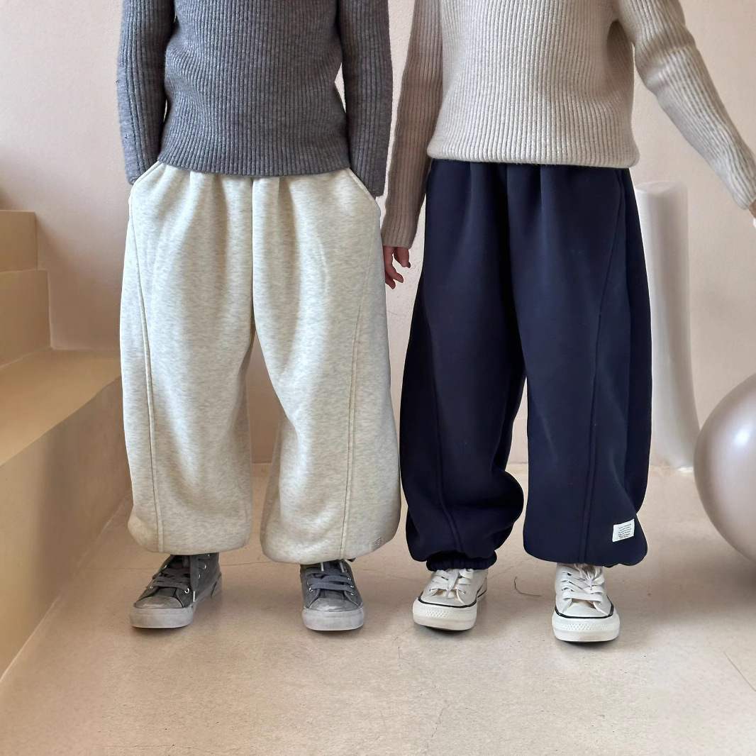 2024冬新入荷★子供服　ズボン★90cm〜140cm 2色