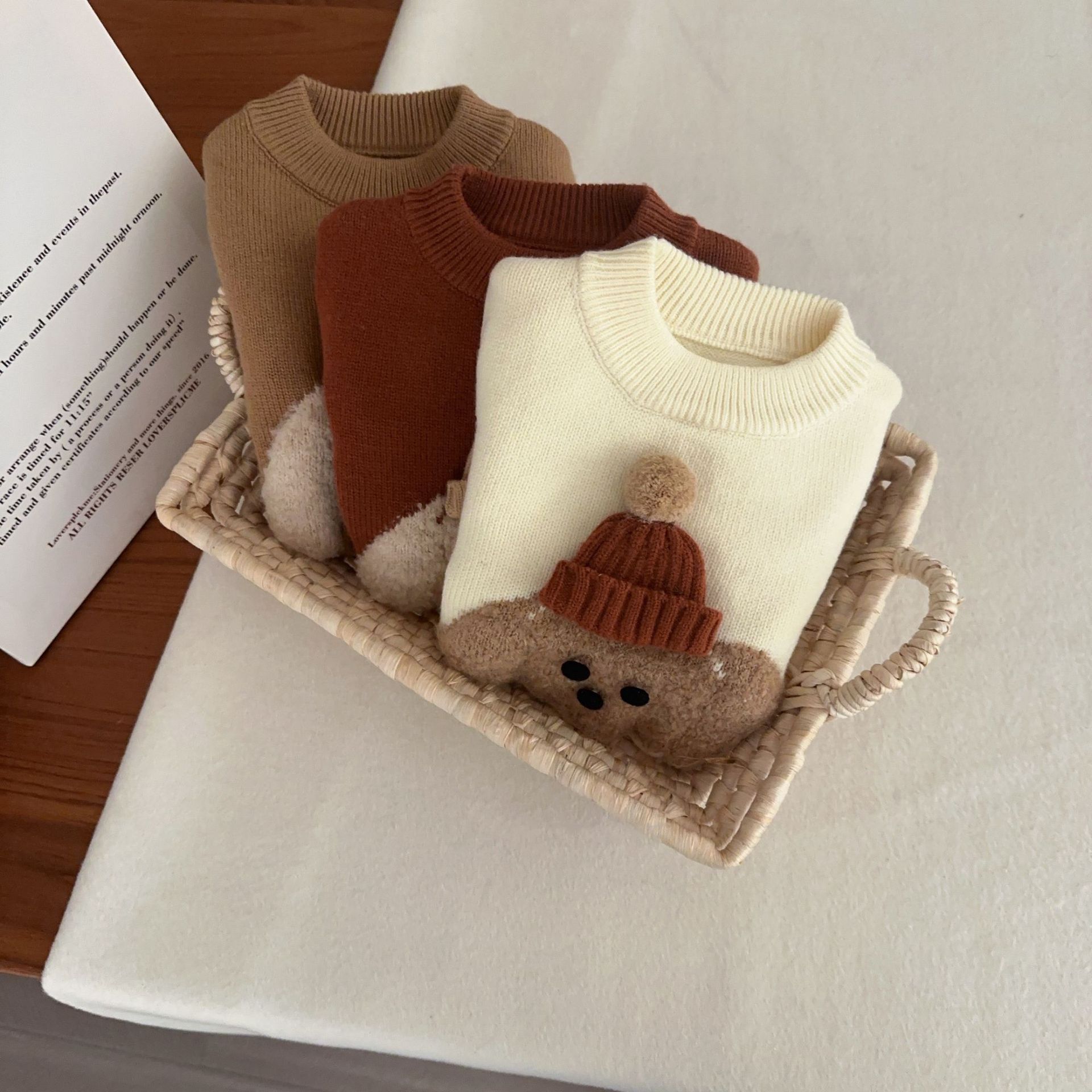 2024年新★子供服　セーター★90cm〜130cm 2色