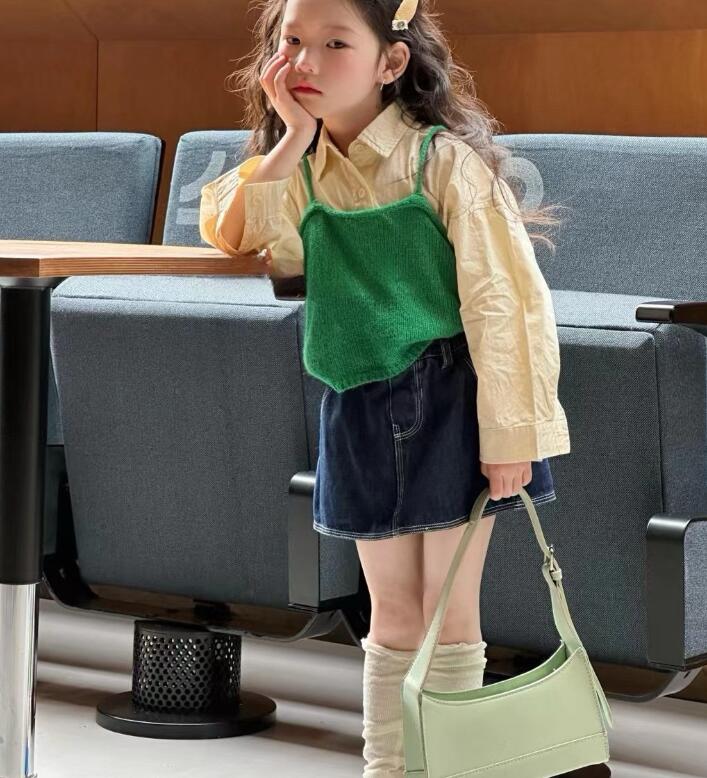 2025新品★子供服　ニットベスト&シャツ&スカート★90cm〜140cm