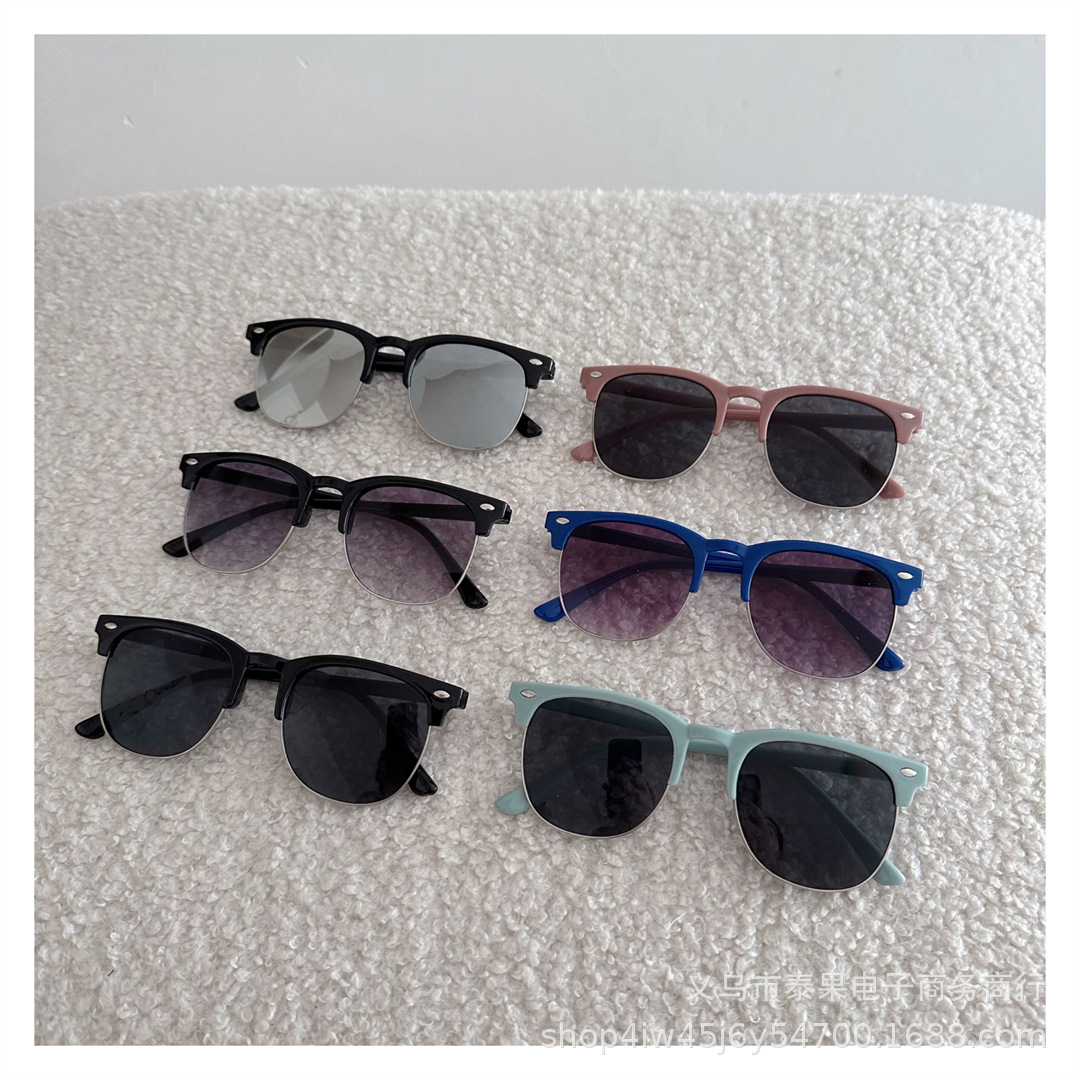 「2025」メガネ★子供用★サングラス★子供向けメガネ★キッズ★可愛い★6色