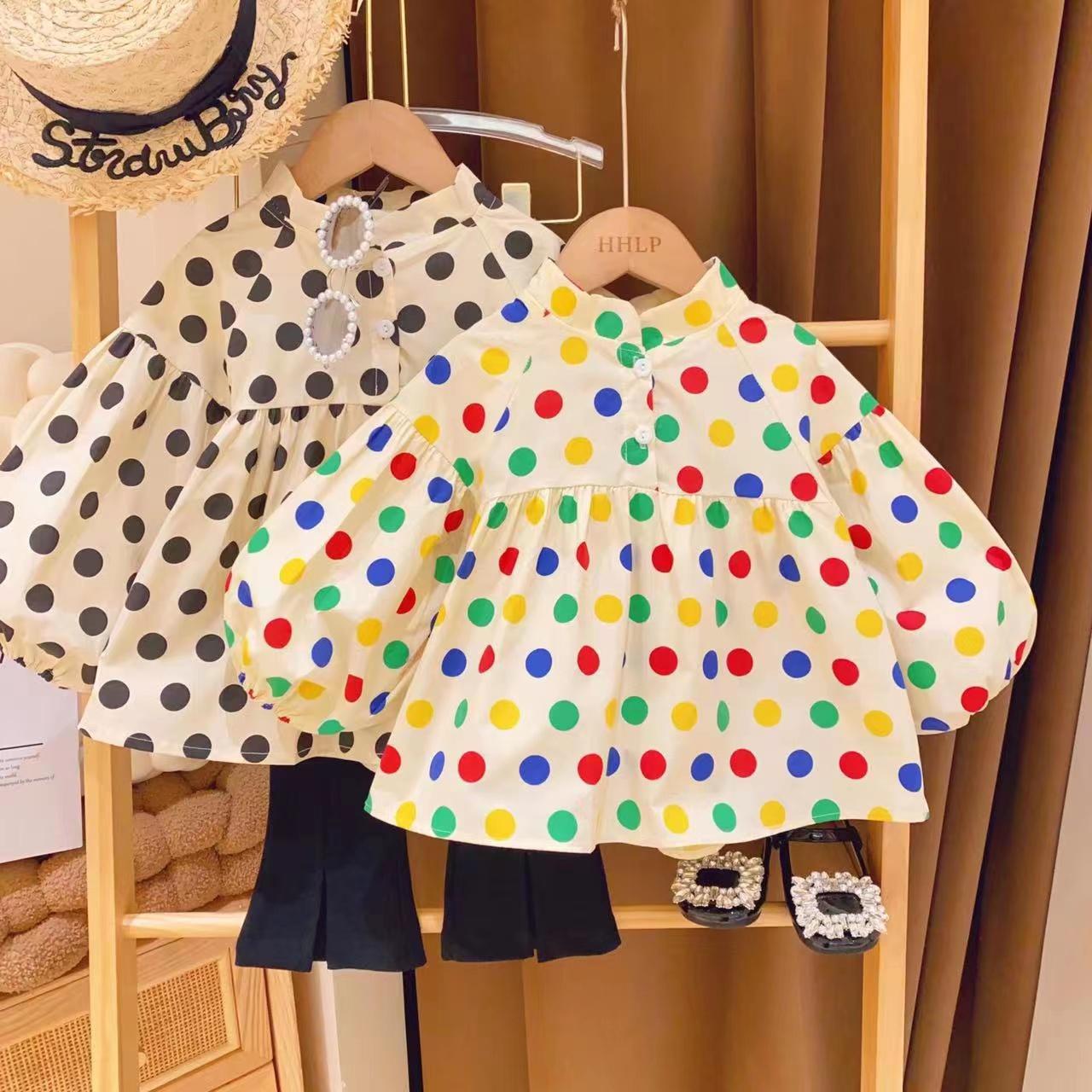 2025新作★子供服　トップス★90cm〜140cm 2色