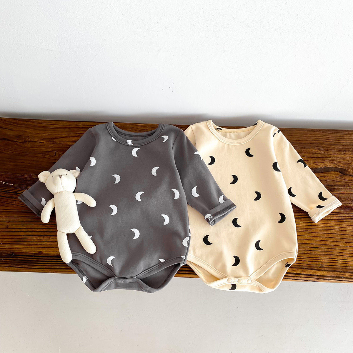 2025新入荷★ベビー服　ロンパース★66cm〜90cm 2色