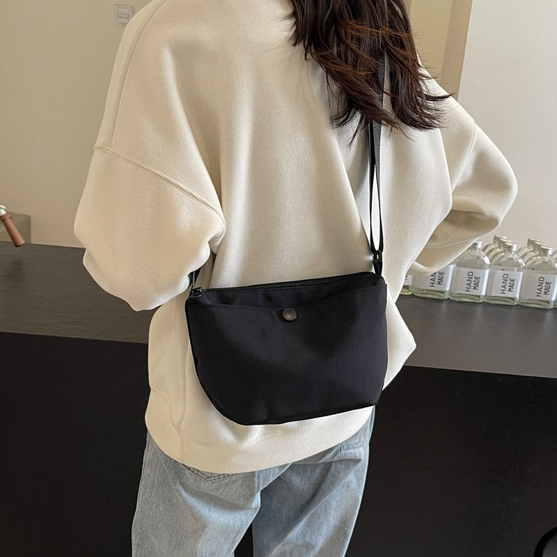夏向け軽量レディースバッグ 高見えギョーザ型ショルダーバッグ クロスボディ兼用 4色