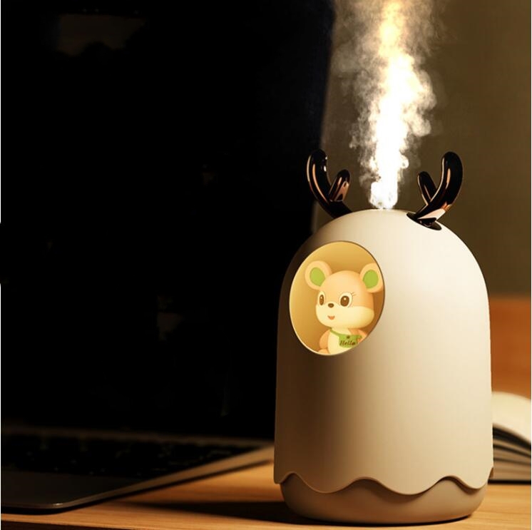 加湿器/卓上加湿器/USB加湿器/コンパクト/保湿/簡単に使えます/LED付け/鹿造型