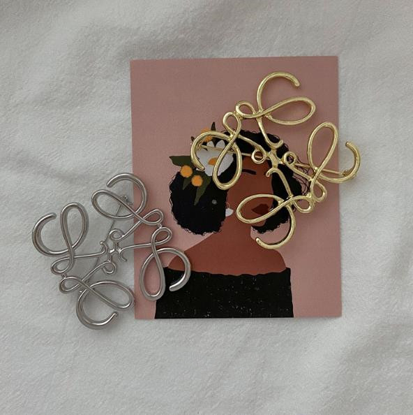 新品★レディースアクセサリー　ブローチ　コサージュ★2色