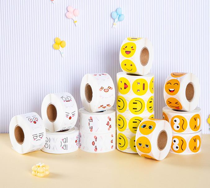 包装資材★手作り工芸品★プレゼントの装飾など★粘着シール★1巻き=500P