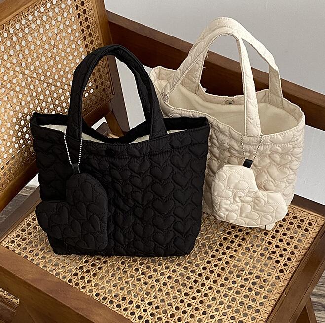 新登場★レディースバッグ　収納袋★2色