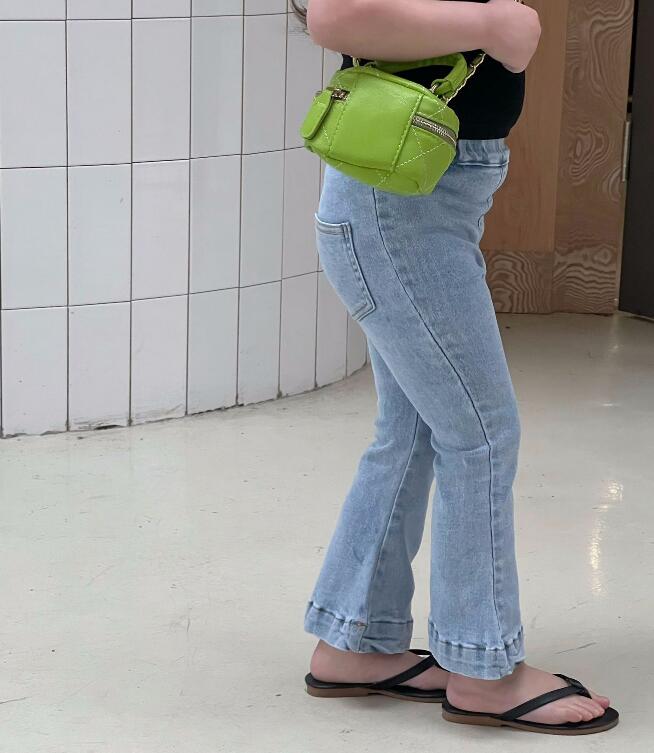 2023新品★子供服　デニムズボン★90-140cm★2色