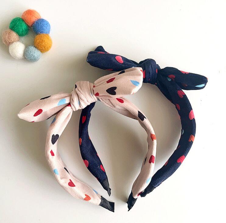 雑貨★髪飾り　カチューシャ★アクセサリー　2色選べ★