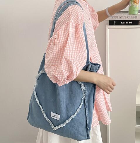 新登場★レディースバッグ　大容量バッグ★