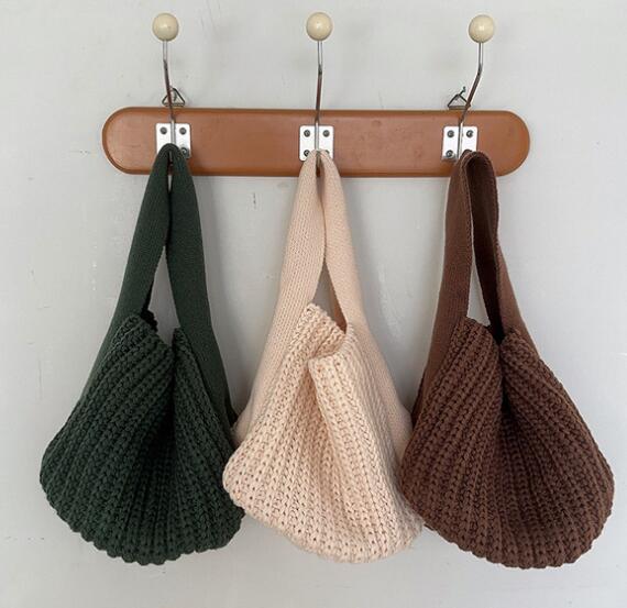 新登場★可愛い子供バッグ　ニットハンドバッグ★4色