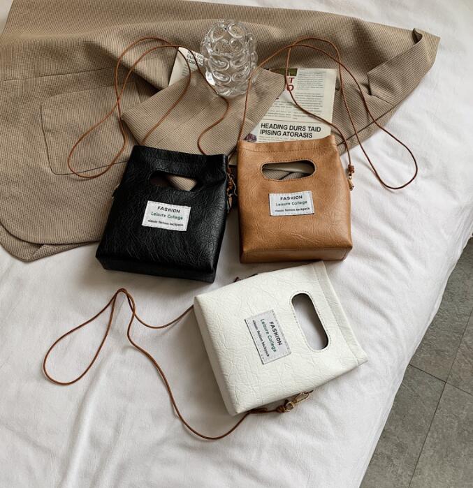 2024★ショルダーバッグ★肩掛け鞄★3色