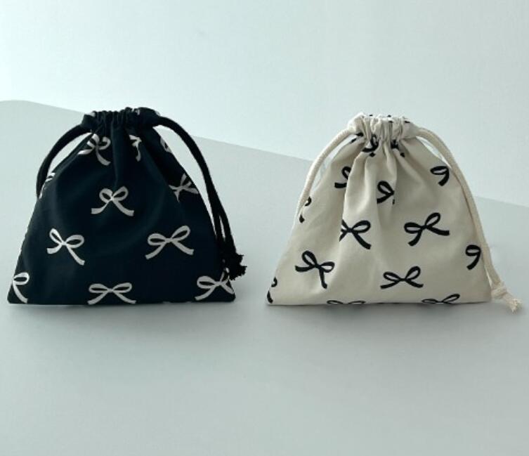 ★収納袋★可愛い財布　化粧袋　ポーチ★2色