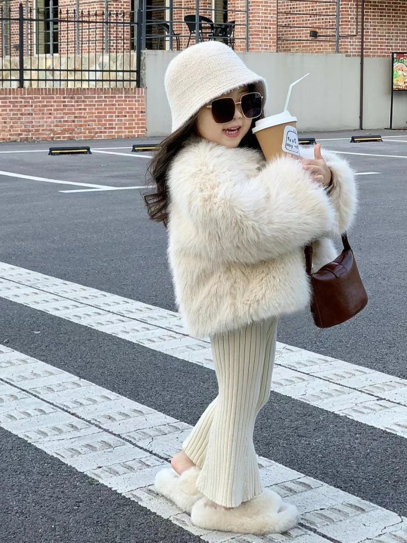 2024冬新品★子供服 　ふわふわコート★90cm〜150cm