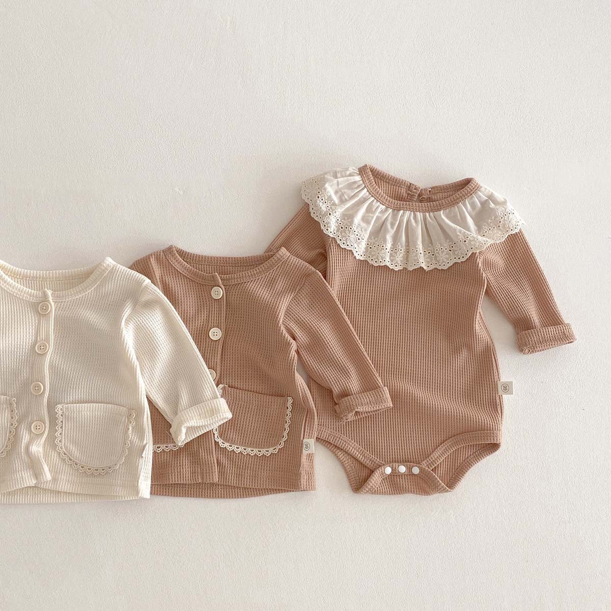 2025新入荷★ベビー服　ロンパース&カーディガン分けて★66cm〜90cm 2色