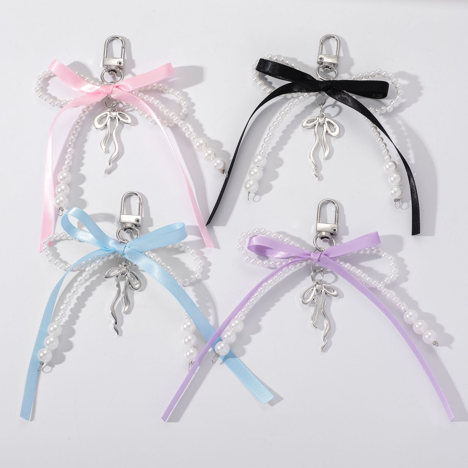 ★可愛いキーホルダー　装飾品★キーチェーン★4色