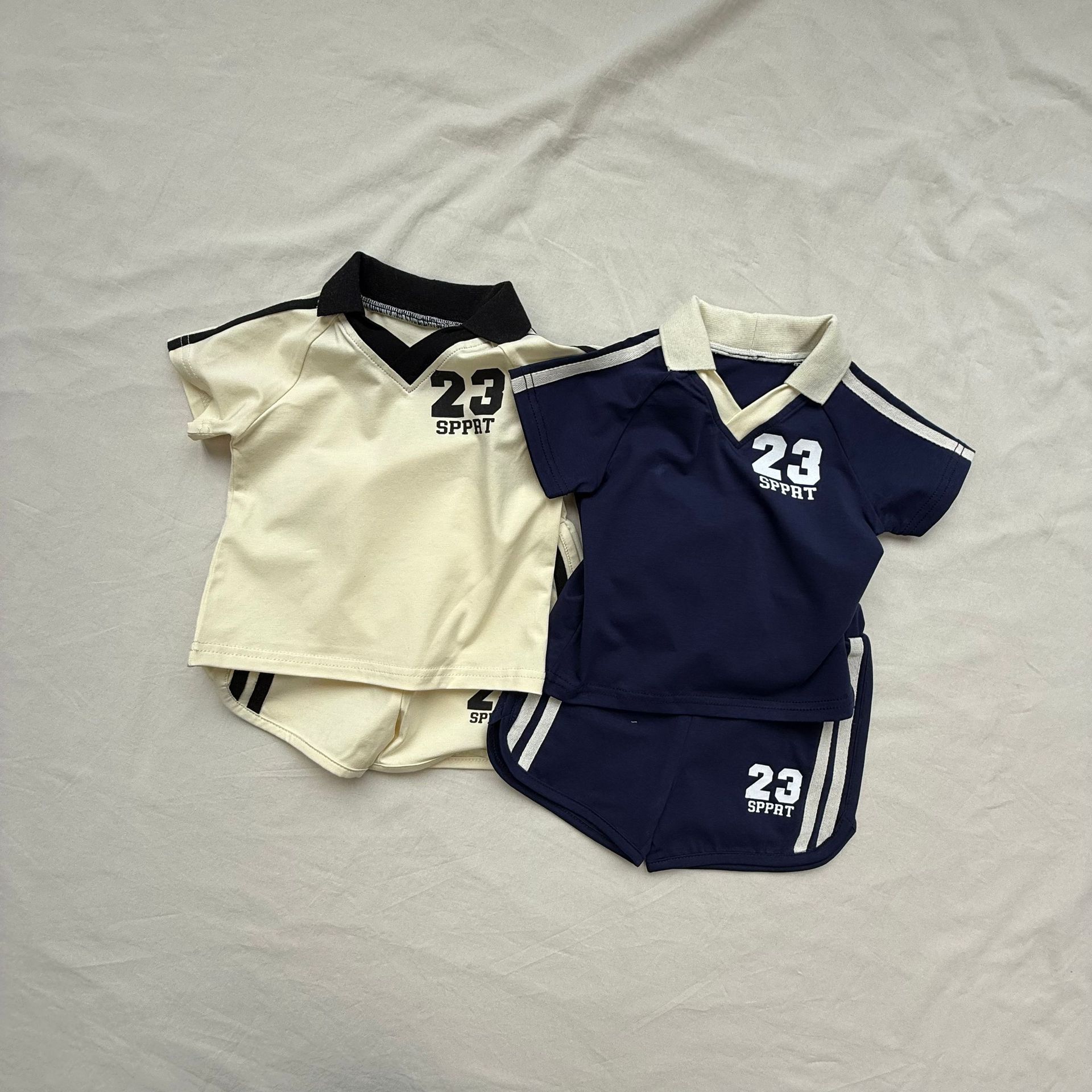 2025新品★子供服　セットアップ★73CM〜100cm 2色