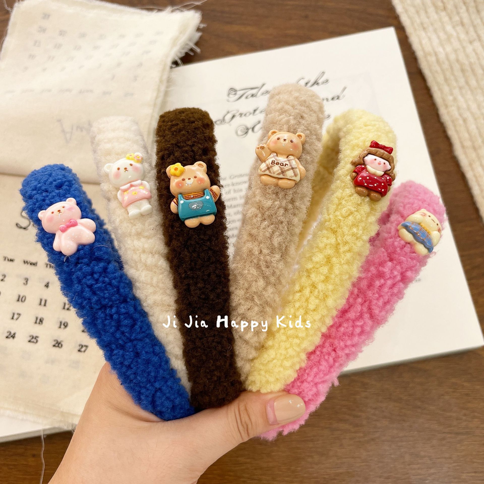 2025年新品★子供用髪飾り　アクセサリー★カチューシャ