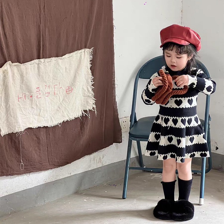 2025新品★子供服　ニットワンピース★90〜140