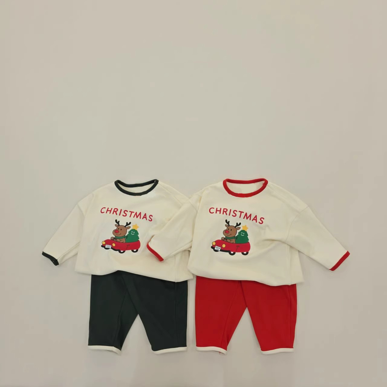 2025新品★子供クリスマス服　セットアップ★80cm〜120cm 2色