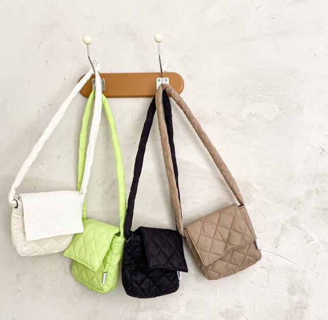 バッグ★子供用★ショルターバッグ★男女兼用★キッズ★無地★シンプル★4色