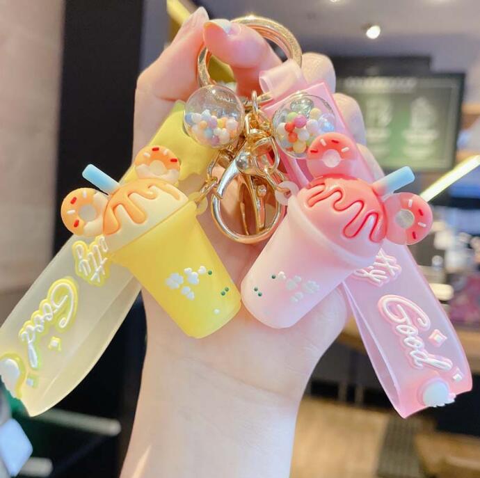 キーホルダー★キーリング★バッグチャーム★ペンダント★可愛い★4色