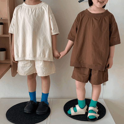 お勧め 春夏新作 韓国風子供服男女 シャツ+パンツ 半袖上着 無地 ショートパンツ プルオーバー 80-150