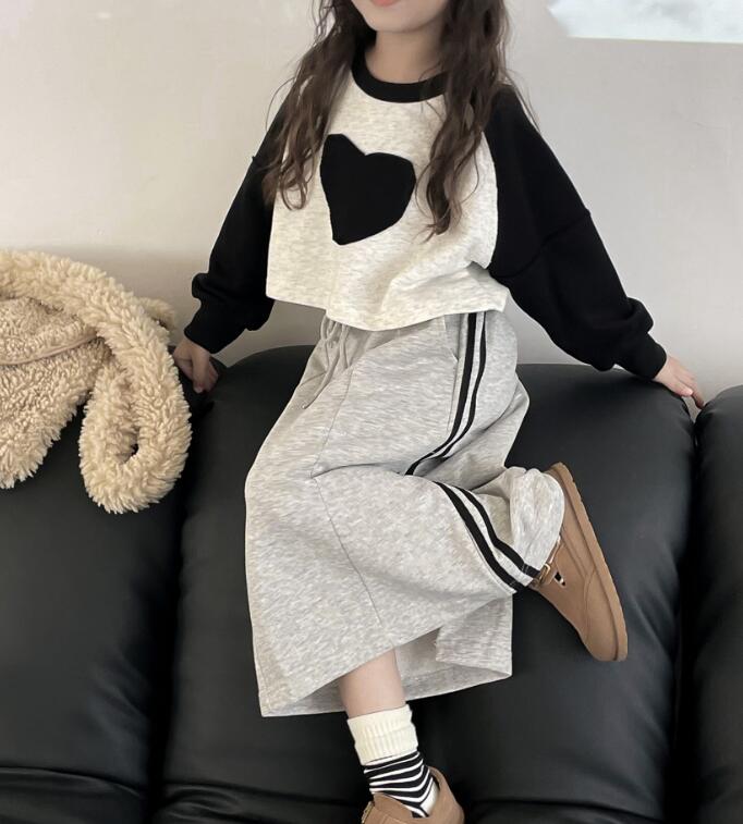 2023秋新品★子供服　トップス★90-140cm★