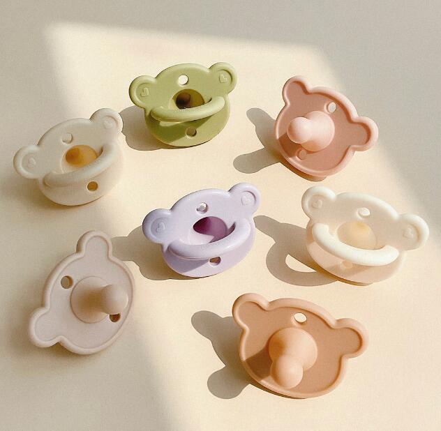 ★食品用シリコン　おしゃぶり★6色