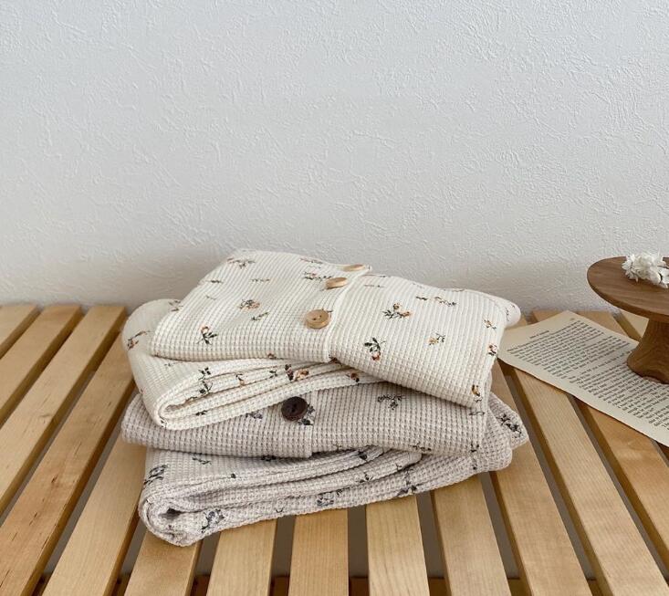 2024新入荷★ベビー　長袖　ロンパース　帽子付き★66-90★3種