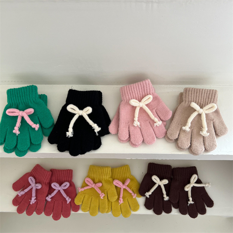 2024新品★大人気　キッズ用★子供　手袋★7色