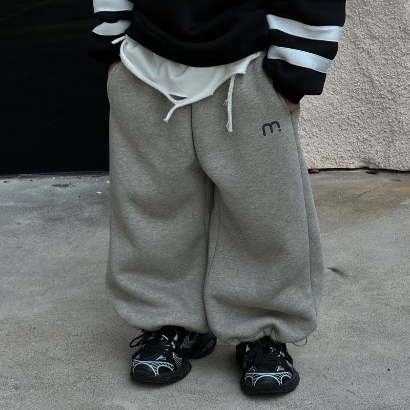 2024冬新作★子供服　ズボン　裏起毛★90cm〜150cm 2色