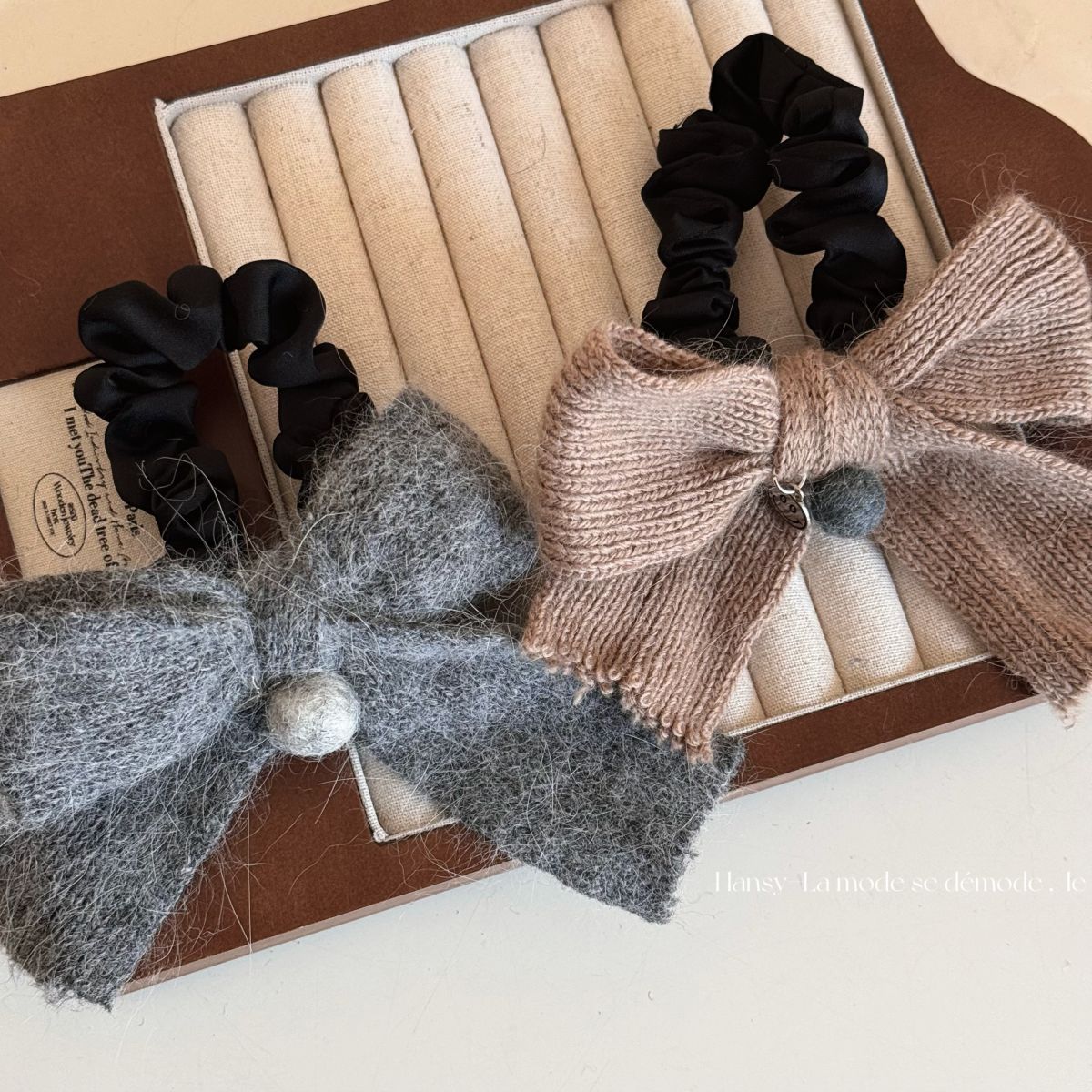 雑貨★髪飾り　ヘアバンド　ヘアゴム★アクセサリー★2色