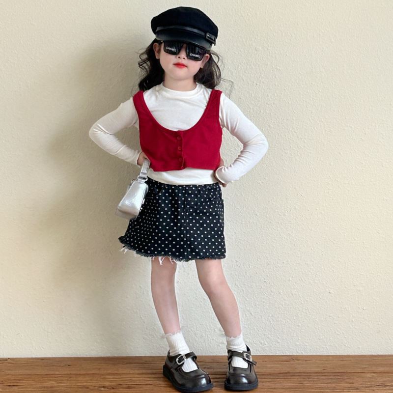 2025新品★子供服　ニットベスト+インナー　セットアップ★90cm〜140cm