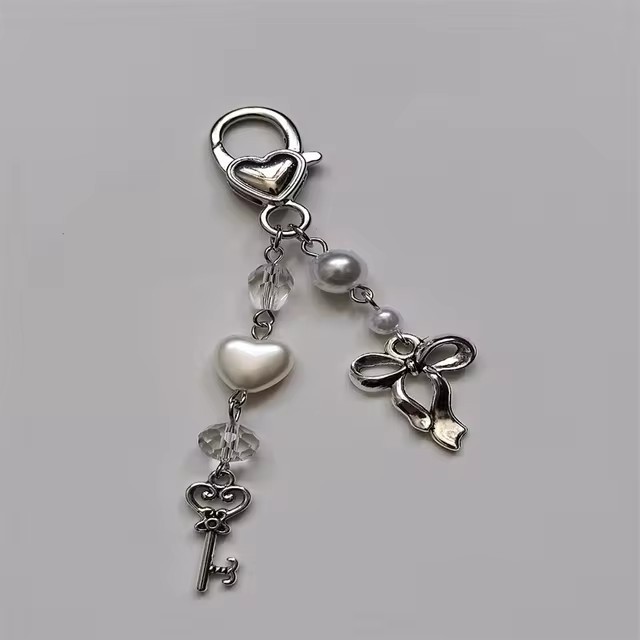 ★可愛いキーホルダー　装飾品★キーチェーン★4色