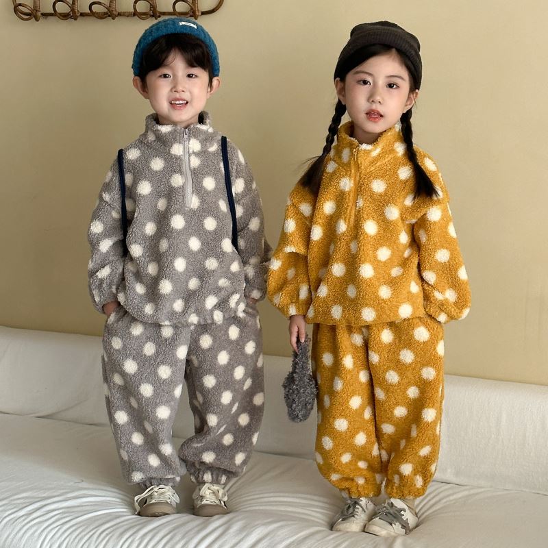 2025秋冬品QMM★子供服　セットアップ★80cm〜150cm 2色