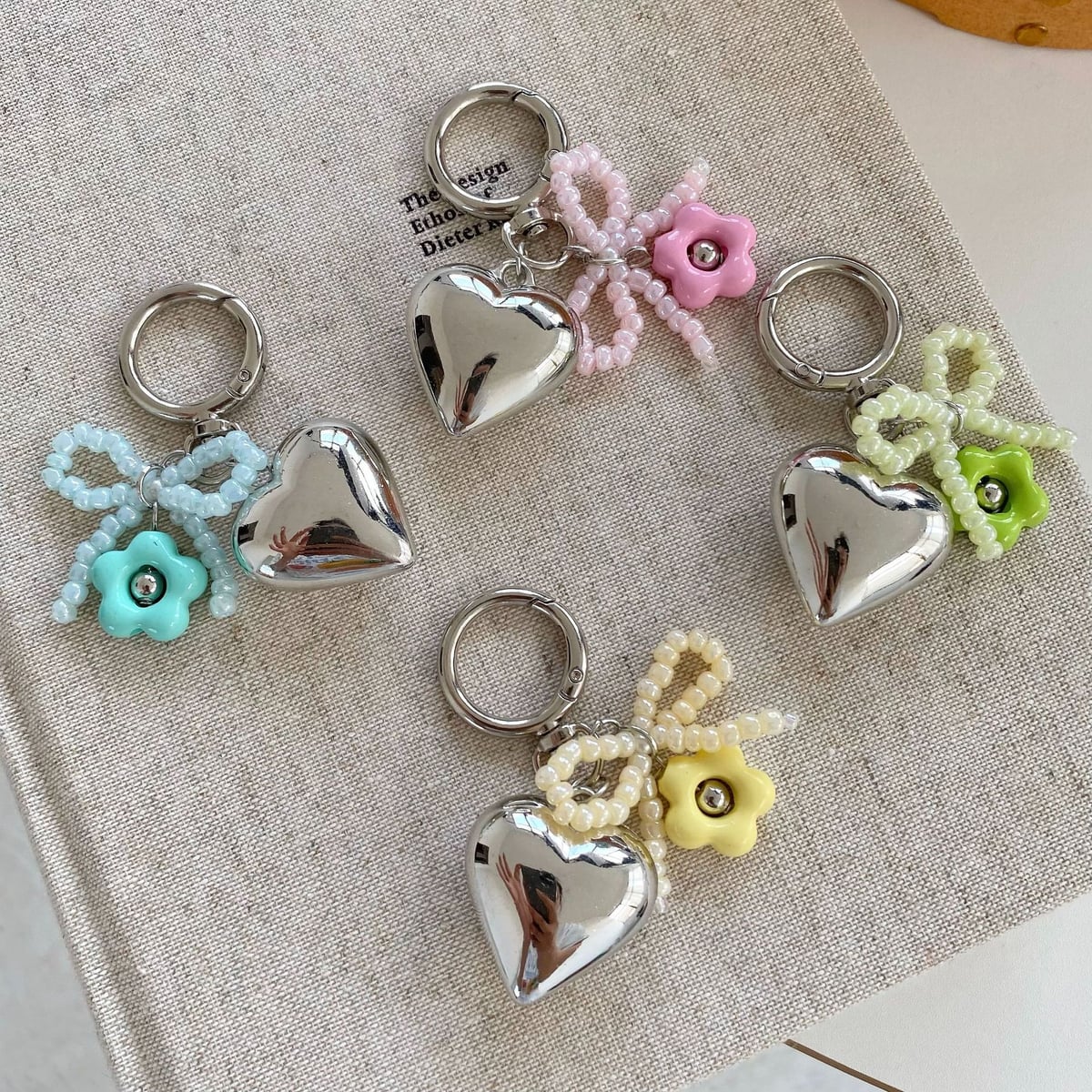 ★可愛いキーホルダー　装飾品★キーチェーン★バッグチャーム