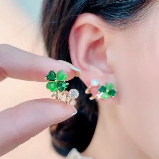 超人気の!!★アクセサリー　★ピアス★